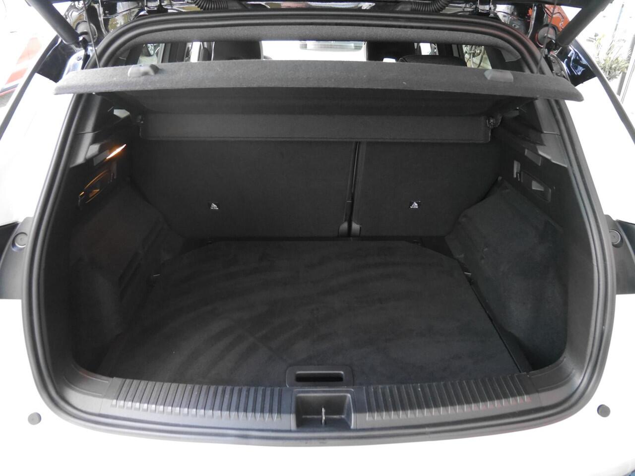 Renault Austral 1.3 mild hybrid 160 X-tronic techno esprit Alpine | Automaat | Navigatie | Extra getint glas | Lichtmetalen velgen | Cruise control | Achteruitrijcamera