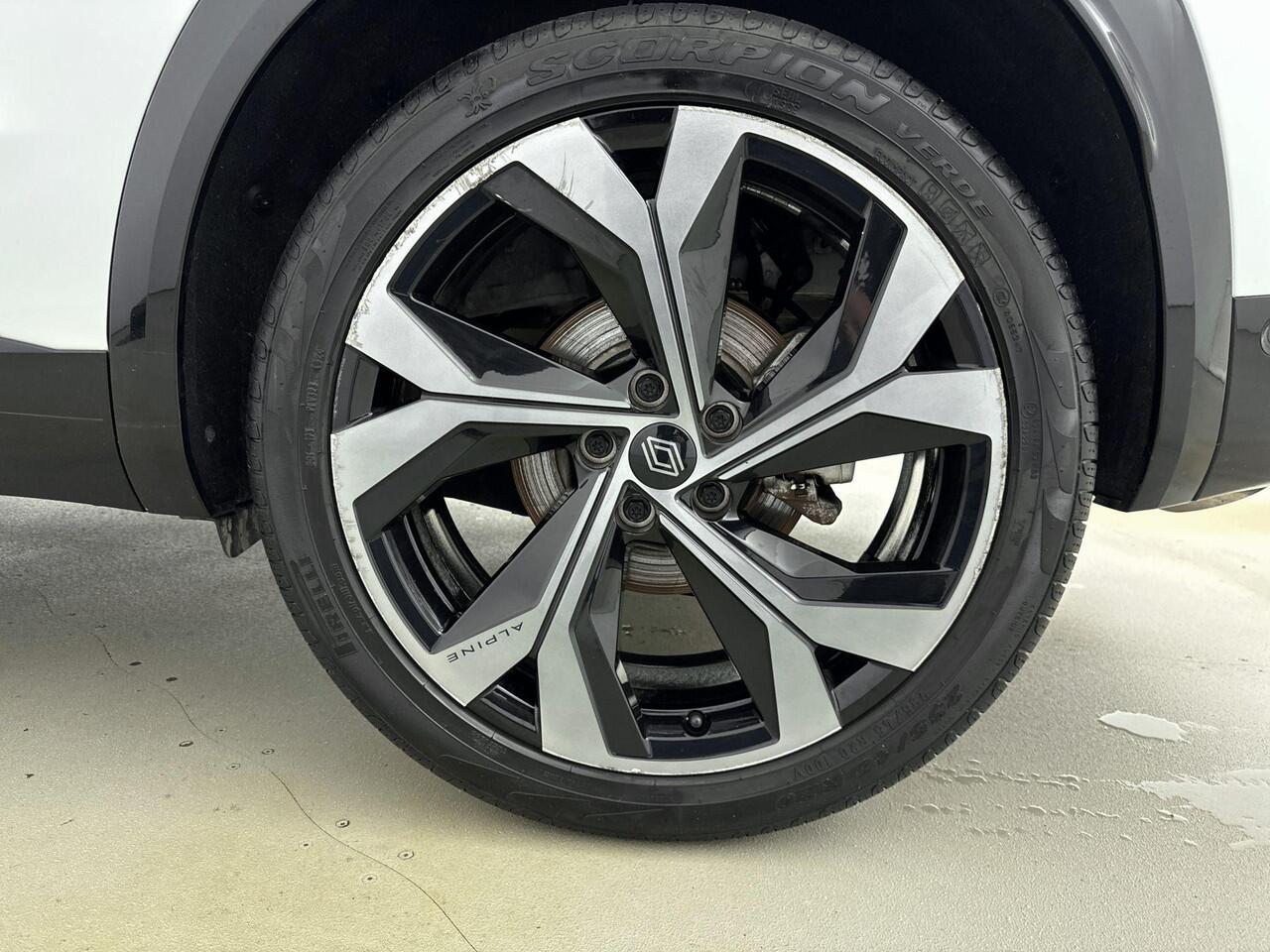 Renault Austral 1.2 E-Tech full hybrid 200Pk techno esprit Alpine | Google Navigatie | Apple & Android Carplay | Parkeersensoren Voor & Achter | Achteruitrijcamera | Adaptieve Cruise Control | Elektrisch Verstelbare Voorstoelen | Stoel, Stuur en Voorruitverwarming |