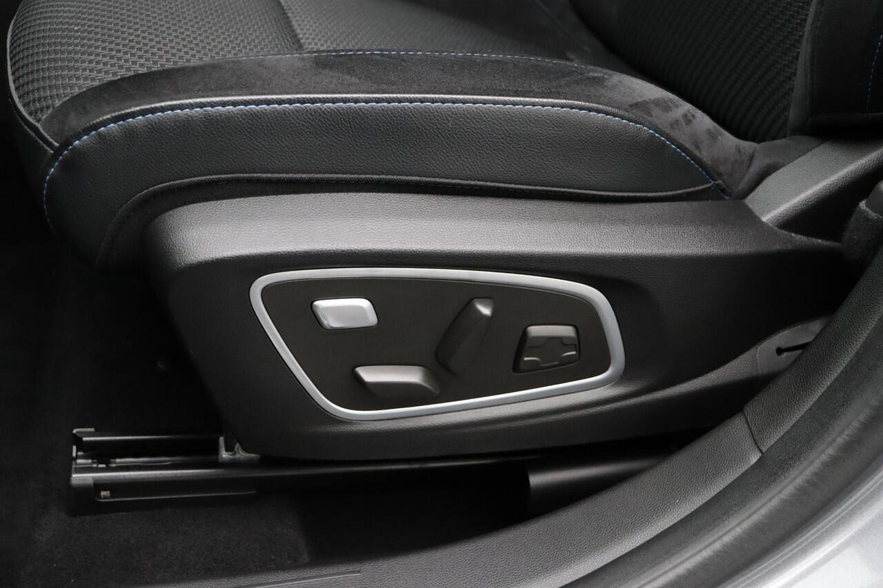 Renault Austral E-Tech full hybrid 200pk iconic esprit Alpine | Elek. Achterklep | Stoel en Stuurverwarming | Elek. Voorstoelen met geheugen | Adaptive Cruise control |