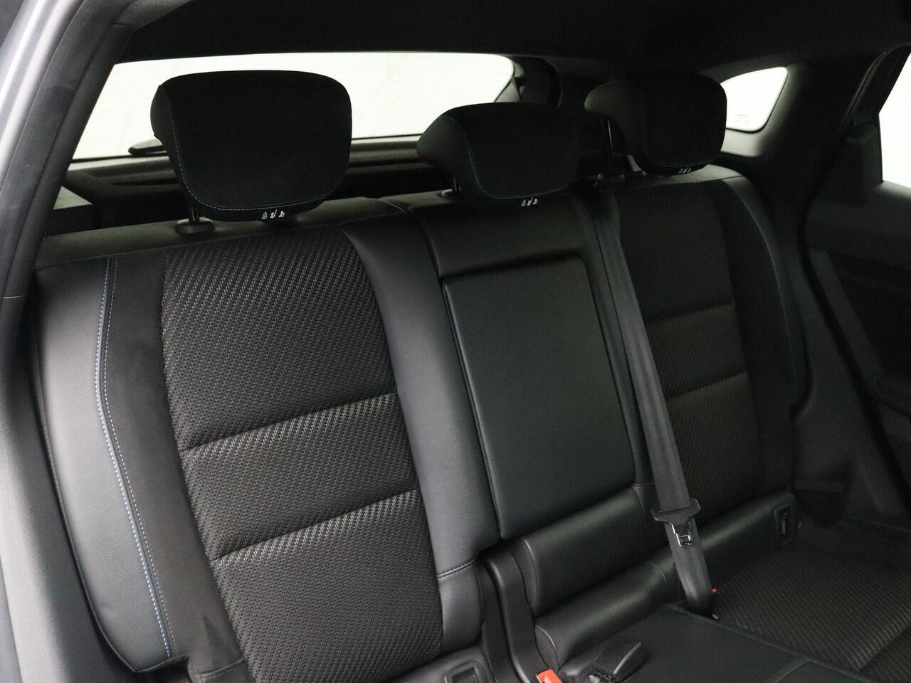 Renault Austral E-Tech full hybrid 200pk iconic esprit Alpine | 1500KG Trekgewicht | Keyless | Stoel en stuurwielverwarming | 360 camera | Elektr.best.stoel |