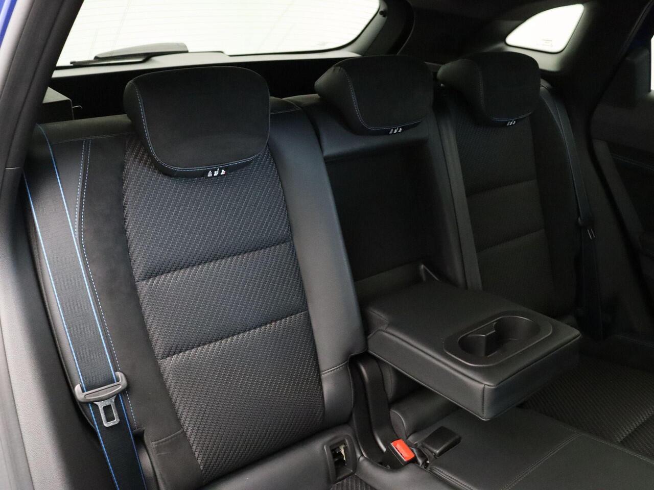 Renault Austral E-Tech Hybrid 200pk Techno Esprit Alpine | Adaptieve cruise control | Elektrisch bedienbare achterklep | Stuurverwarming |