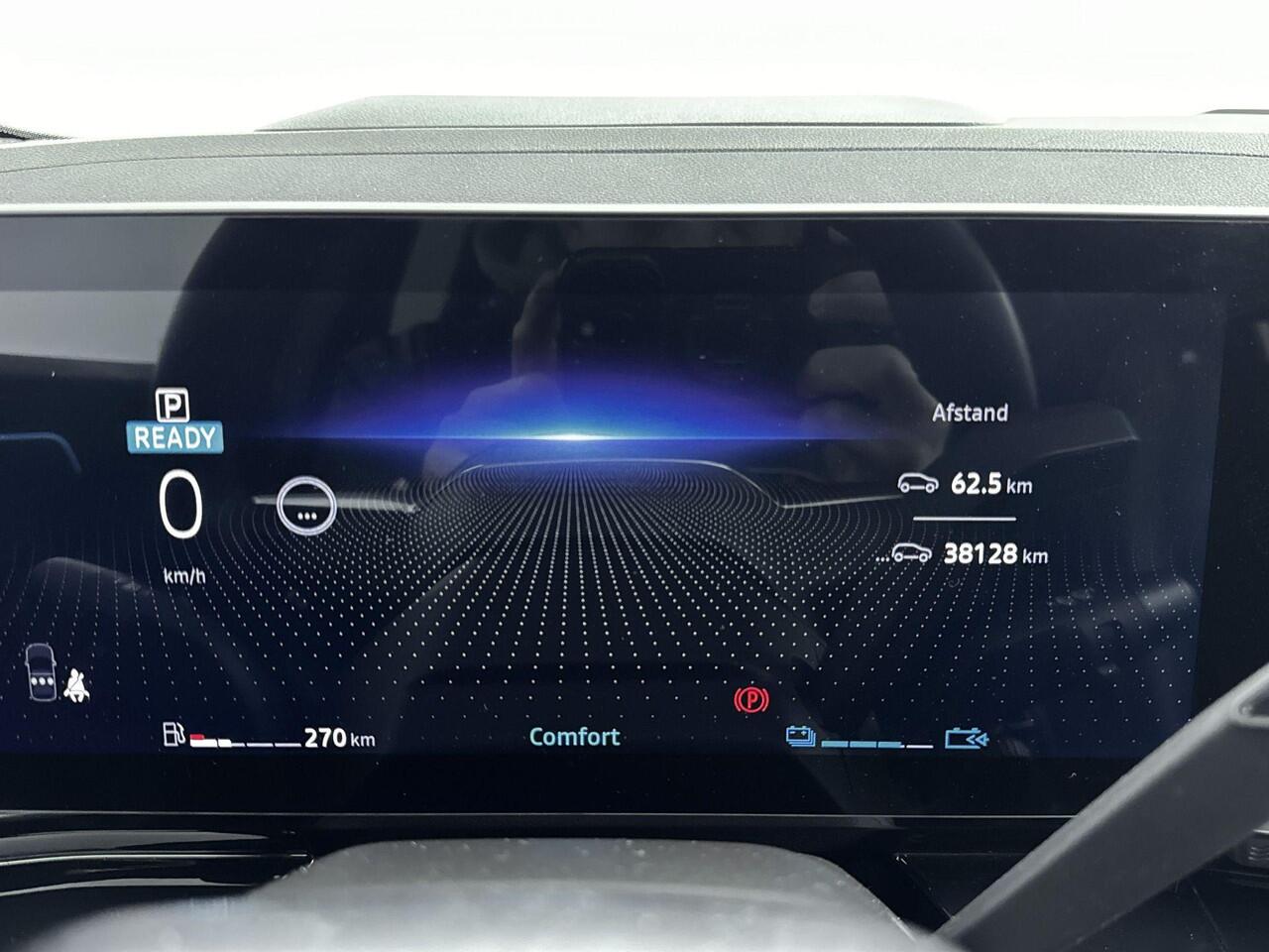 Renault Austral 1.2 E-Tech full hybrid 200 iconic | Adaptive Cruise Control | AllSeason Banden | Apple Carplay/Android Auto | Blind Spot Warning | Draadloze Oplader | Elektrische Achterklep | Elektrisch Verstelbare Stoelen | Massagefunctie Bestuurdersstoel | Harman/Kardo