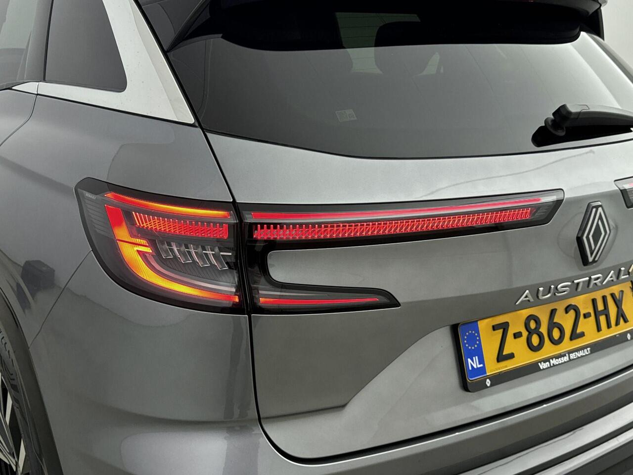 Renault Austral 1.2 E-Tech full hybrid 200 iconic | Adaptive Cruise Control | AllSeason Banden | Apple Carplay/Android Auto | Blind Spot Warning | Draadloze Oplader | Elektrische Achterklep | Elektrisch Verstelbare Stoelen | Massagefunctie Bestuurdersstoel | Harman/Kardo