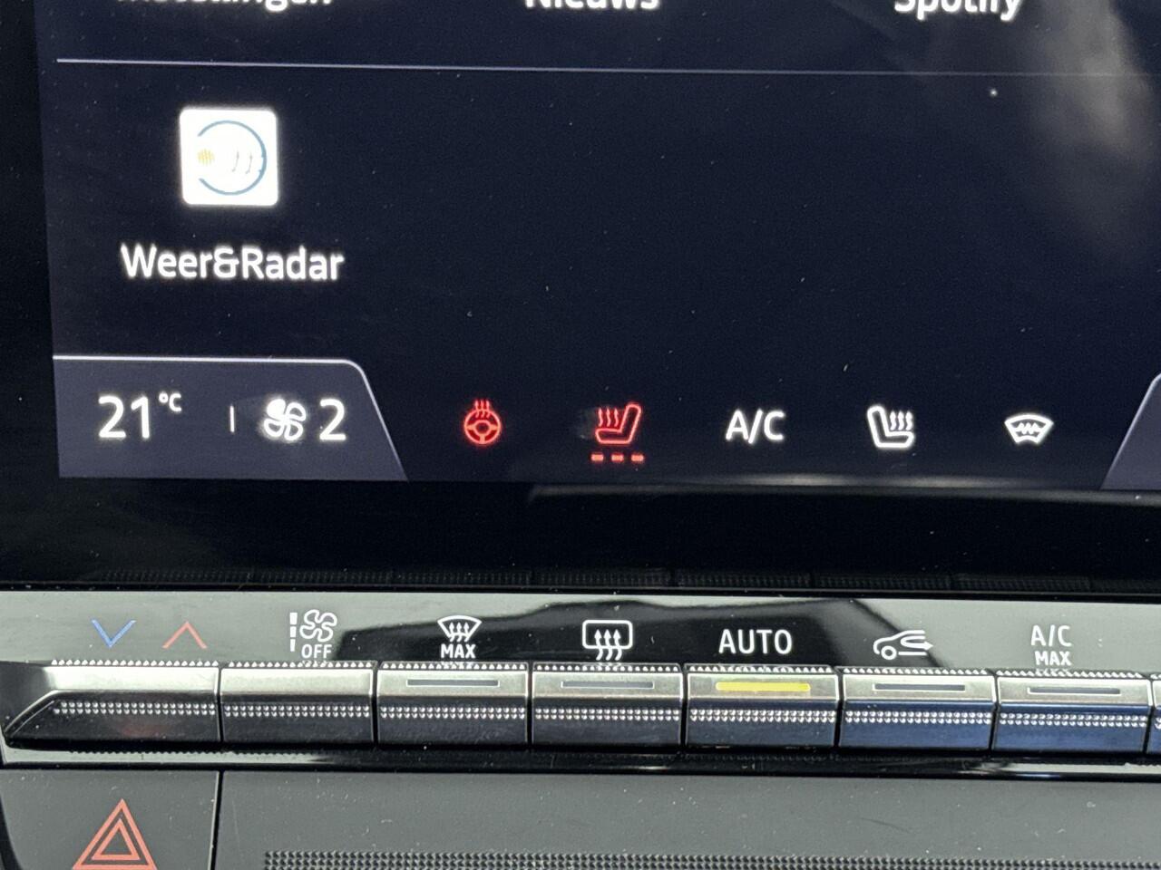 Renault Austral 1.2 E-Tech full hybrid 200 iconic | Adaptive Cruise Control | AllSeason Banden | Apple Carplay/Android Auto | Blind Spot Warning | Draadloze Oplader | Elektrische Achterklep | Elektrisch Verstelbare Stoelen | Massagefunctie Bestuurdersstoel | Harman/Kardo