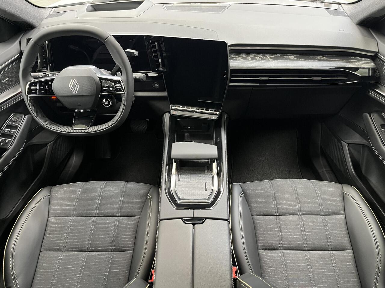 Renault Austral 1.2 E-Tech full hybrid 200 iconic / Google Navigatie / HUD / Harman Kardon Audio / Elektrisch Verstelbare Stoelen / 360 Graden Camera /