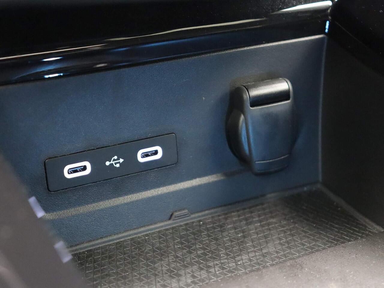 Renault Austral E-Tech Hybrid 200pk Techno Esprit Alpine | Active driver assist | Elek. verwarmbaar stoel | Trekhaak |