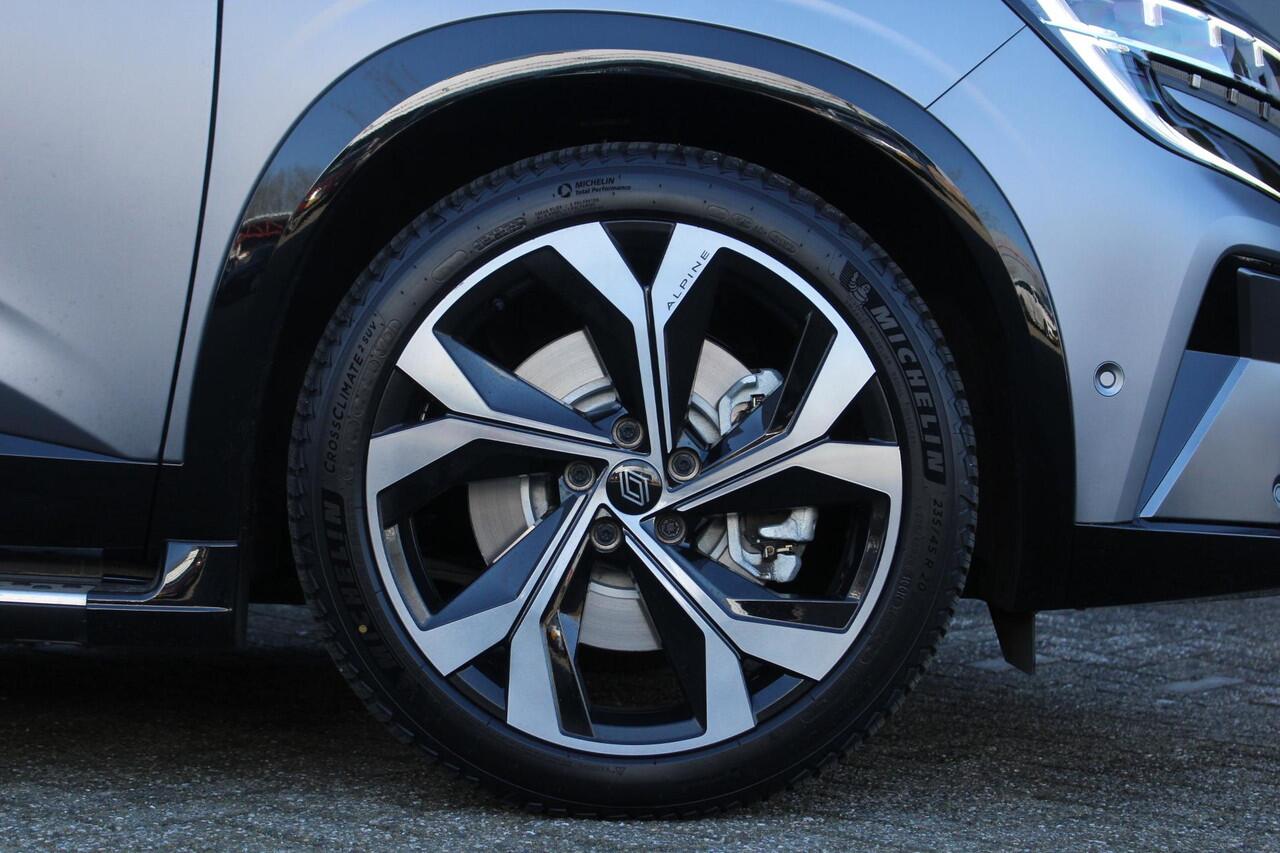 Renault Austral 1.2 E-Tech Hybrid 200Pk Iconic Esprit Alpine | Google Navigatie | Draadloze Carplay | 4-Control | Head-up | Harman Kardon Geluidsysteem | Matrix Led Koplampen | Stoel & Stuurverwarming | Sidesteps | Carbon Pack |