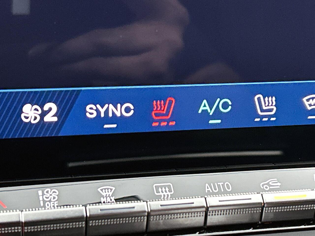 Renault Austral 1.2 E-Tech full hybrid 200 iconic esprit Alpine | Automaat | Achteruitrijcamera | Stoelverwarming / stuur verwarming