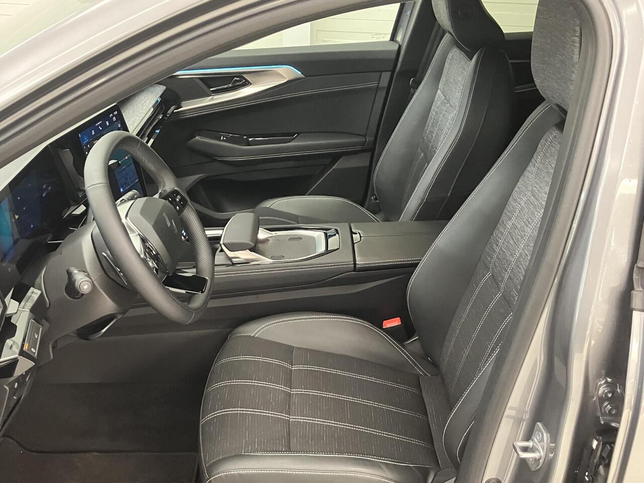 Renault Austral 1.3 mild hybrid 160 X-Tronic techno Automaat / 1.800 kg Trekgewicht / Achteruitrijcamera / Stuur-, stoel- en voorruitverwarming / Navigatie / Apple Carplay Android / 19" LM wielen /