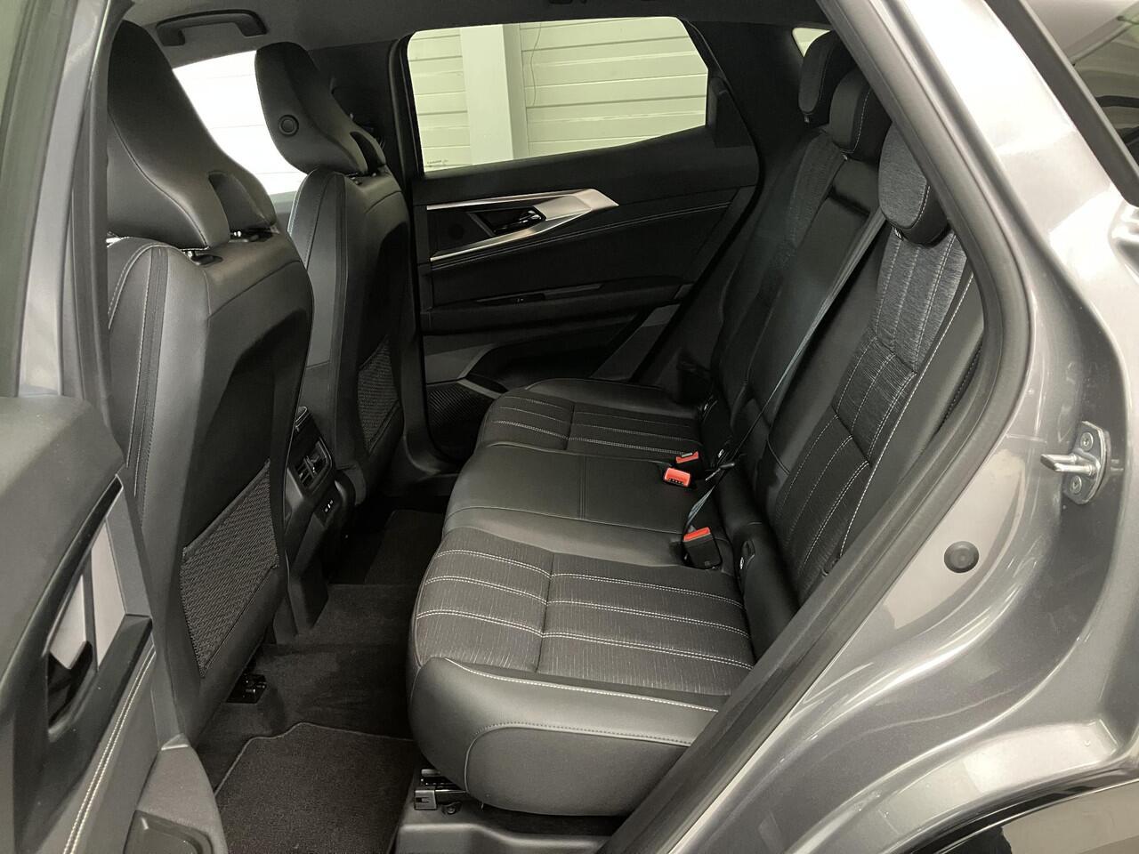 Renault Austral 1.3 mild hybrid 160 X-Tronic techno Automaat / 1.800 kg Trekgewicht / Achteruitrijcamera / Stuur-, stoel- en voorruitverwarming / Navigatie / Apple Carplay Android / 19" LM wielen /