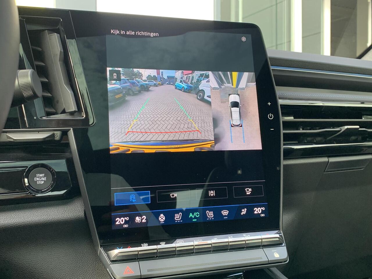 Renault Austral 1.2 E-Tech full hybrid 200 iconic esprit Alpine | Panoramisch glazen dak | Harman Kardon | 4CONTROL | Head-up display | Matrix LED | Trekhaak afneembaar