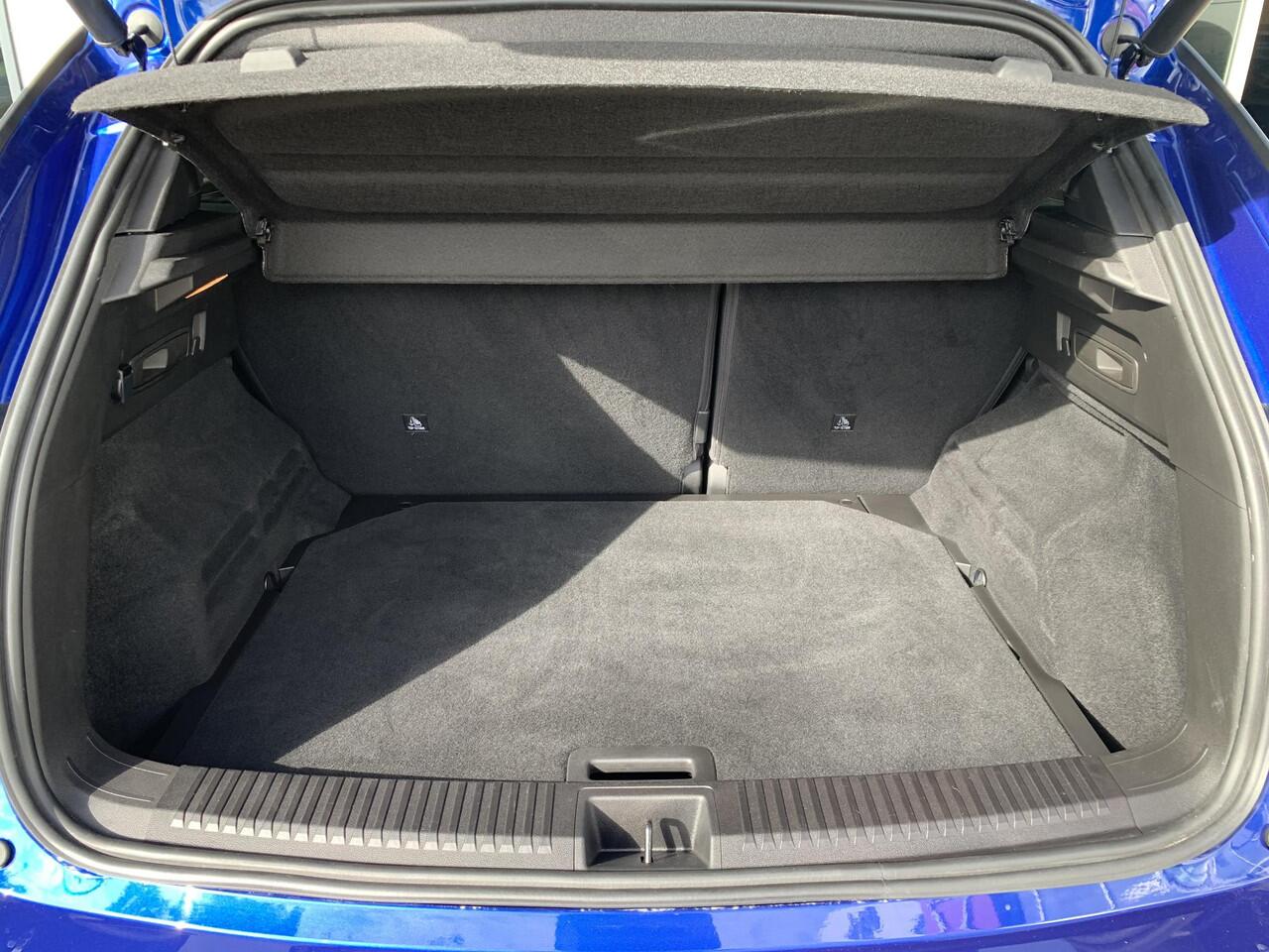 Renault Austral 1.2 E-Tech full hybrid 200 iconic esprit Alpine | Panoramisch glazen dak | Harman Kardon | 4CONTROL | Head-up display | Matrix LED | Trekhaak afneembaar