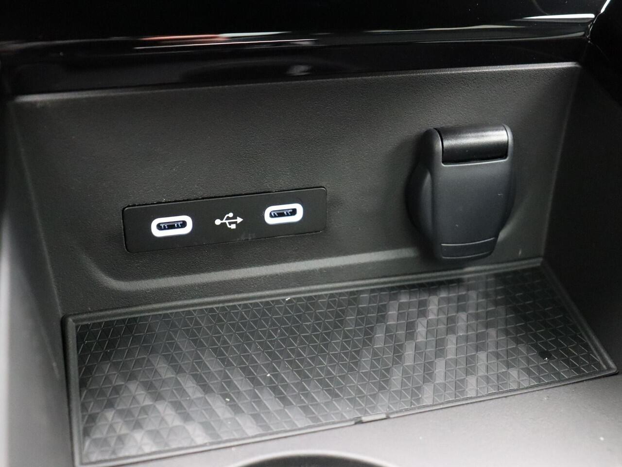 Renault Austral E-Tech full hybrid 200pk iconic esprit Alpine | Panoramisch vast glazen dak | HUD | 4Control |