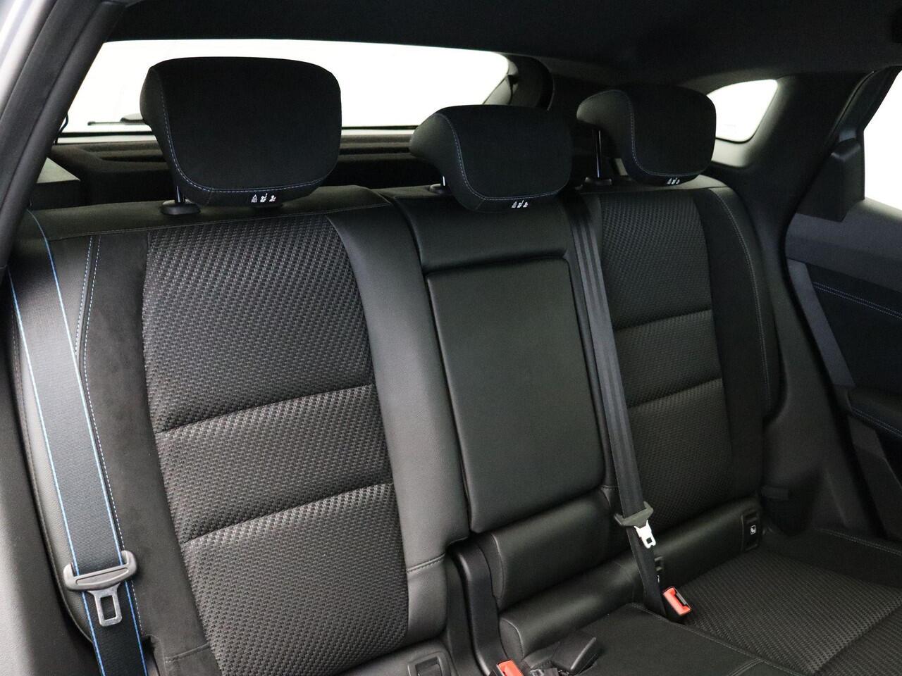 Renault Austral E-Tech full hybrid 200pk techno esprit Alpine | Stoel en stuurverwarming | Adaptieve cruise control | Elektrische voorruit verwarming | Elektrische kofferklep |