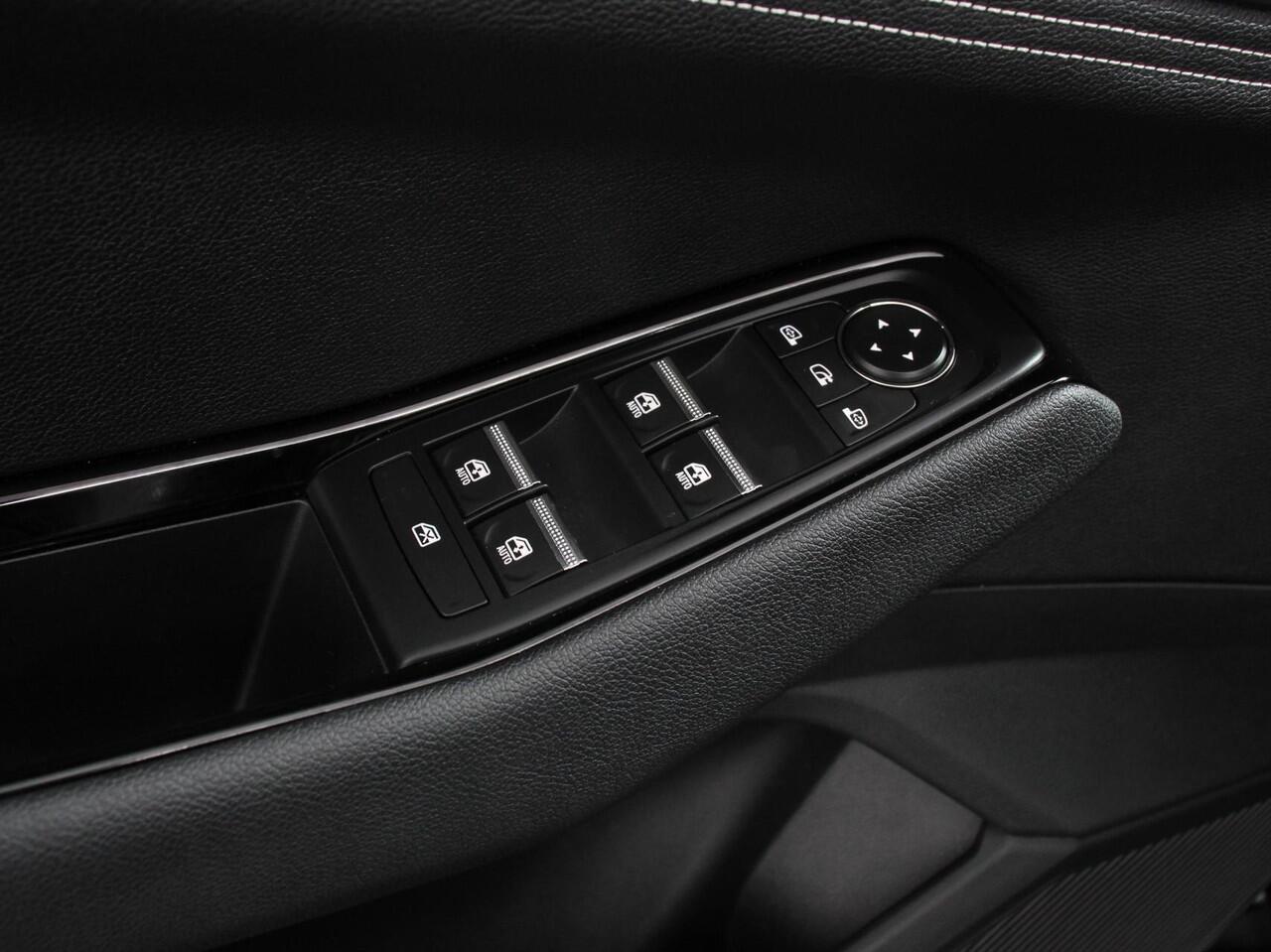 Renault Austral 1.3 mild hybrid 160 X-Tronic | Climate control | Cruise Control adaptief | Panorama dak | LED | Navigatie Sfeerverlichting Elektrische achterklep Stoel + stuurverwarming | 360* camera | Premium audio Arkamys