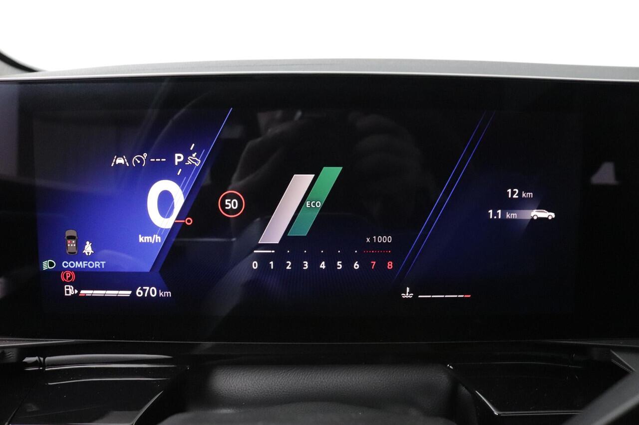 Renault Austral 1.3 Mild Hybrid 160PK X-Tronic Esprit Alpine |Trekhaak | 3D Camera | Panorama Dak | Pack Lounge | Pack Safety |