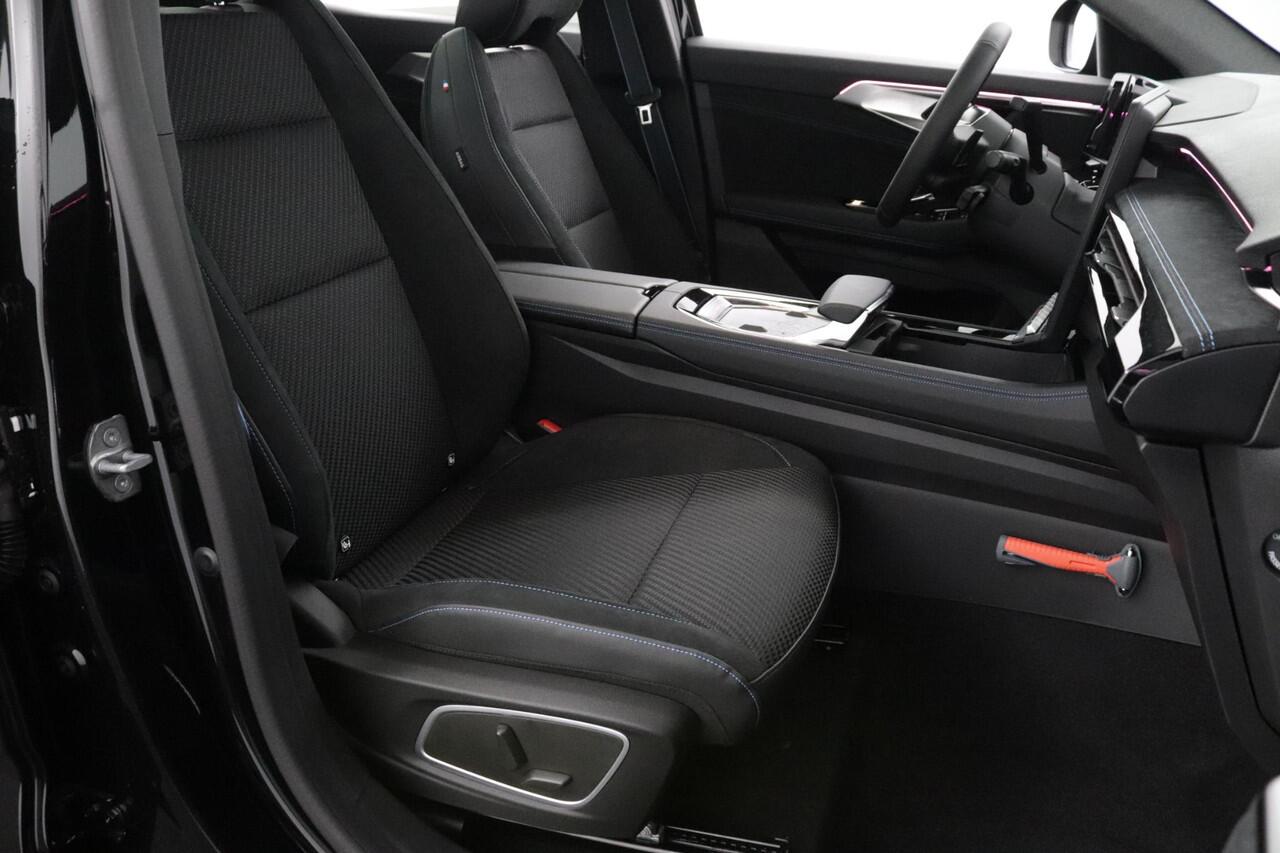 Renault Austral 1.3 Mild Hybrid 160PK X-Tronic Esprit Alpine |Trekhaak | 3D Camera | Panorama Dak | Pack Lounge | Pack Safety |