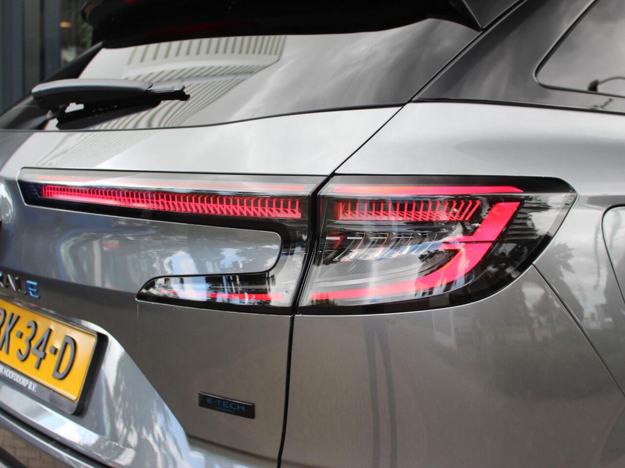 Renault Austral 1.2 E-Tech Full Hybrid 200 techno esprit Alpine / 20.000KM / PACK LOUNGE / PACK SAFETY / NAVI / CAMERA / PACK SOLID / STOELV. / STUURV. / VOORRUITV. / 20'' LMV