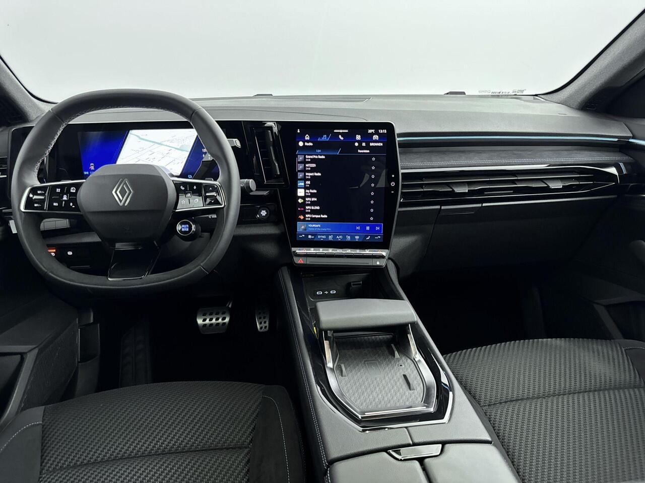 Renault Austral 1.2 E-Tech full hybrid 200Pk techno esprit Alpine | Google Navigatie | Apple & Android Carplay | Parkeersensoren Voor & Achter | Camera | Elektrisch Verstelbare Voorstoelen | Stoel & Stuurverwarming | Climate Control | Privacy Glass | Adaptieve Cruise Con