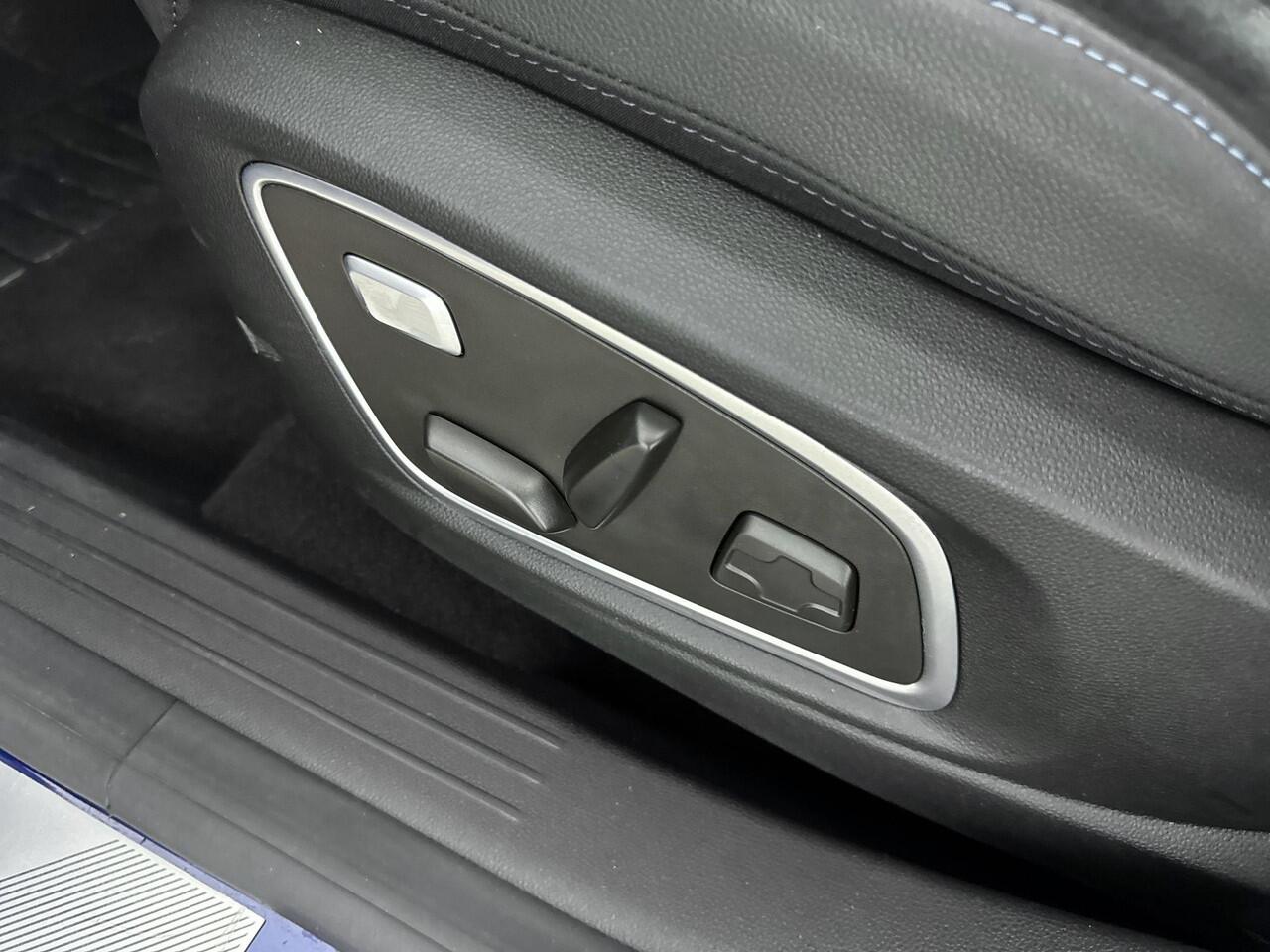 Renault Austral 1.2 E-Tech full hybrid 200Pk techno esprit Alpine | Google Navigatie | Apple & Android Carplay | Parkeersensoren Voor & Achter | Camera | Elektrisch Verstelbare Voorstoelen | Stoel & Stuurverwarming | Climate Control | Privacy Glass | Adaptieve Cruise Con