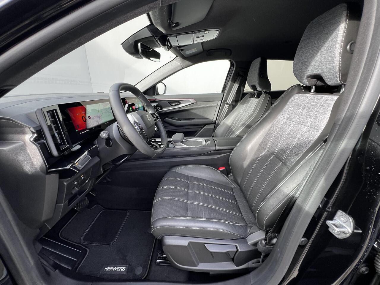 Renault Austral 1.3 mild hybrid 160 X-Tronic techno Automaat / Fabrieksgarantie tot 04-2027 / 1.800 kg trekgewicht / Stuur-, stoel- en voorruitverwarming / Navigatie / Apple Carplay Android / Adaptieve CC / 19" LM wielen /