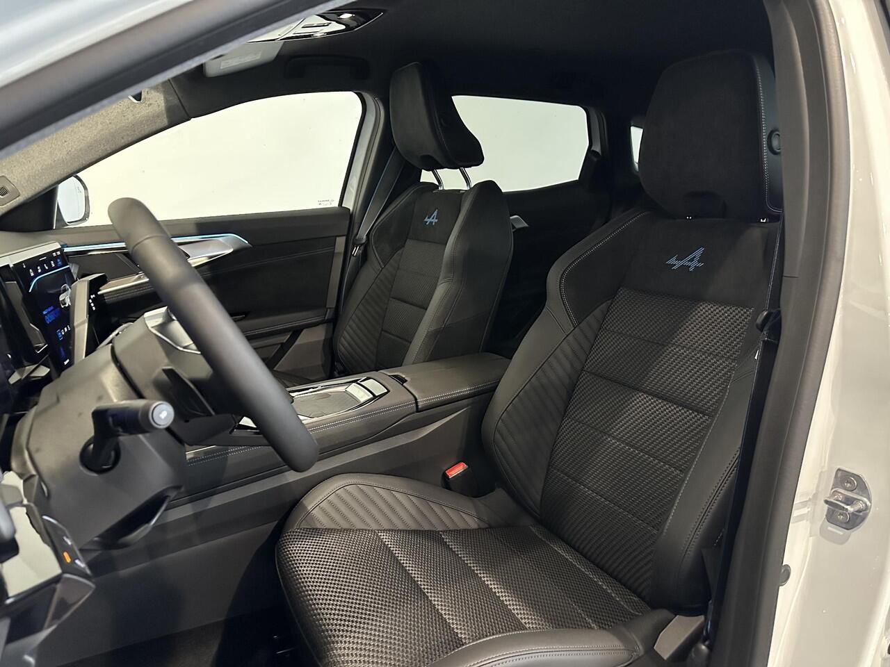 Renault Austral 1.2 E-Tech full hybrid 200 iconic esprit Alpine ADAPTIVE CRUISECONTROL | STOEL-/STUURVERWARMING | ACHTERUITRIJCAMERA | ELEKTRISCHE ACHTERKLEP | Nieuw model