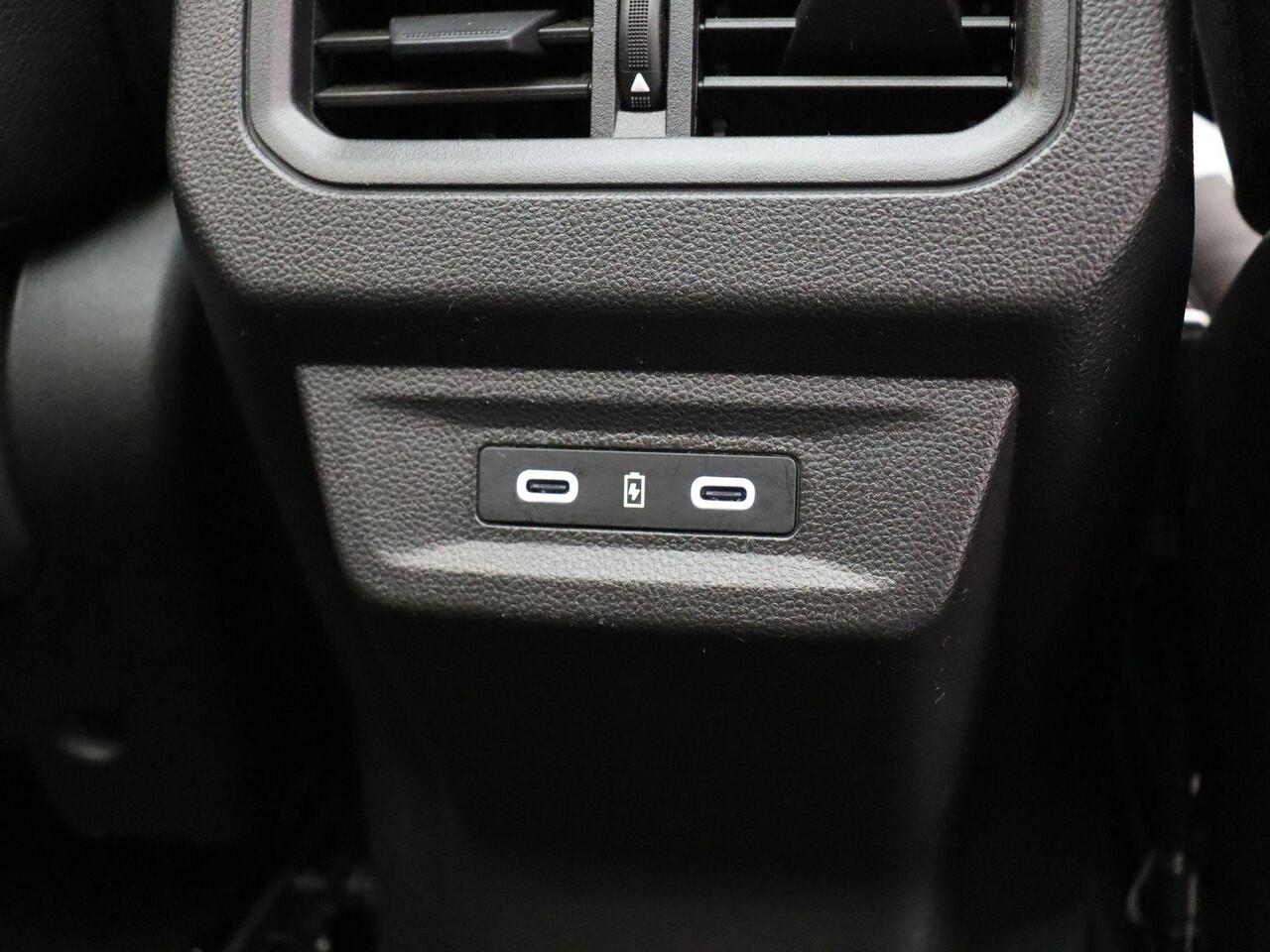 Renault Austral E-Tech full hybrid 200pk techno | 1500KG Trekgewicht | glazen dak | Blind-spot |