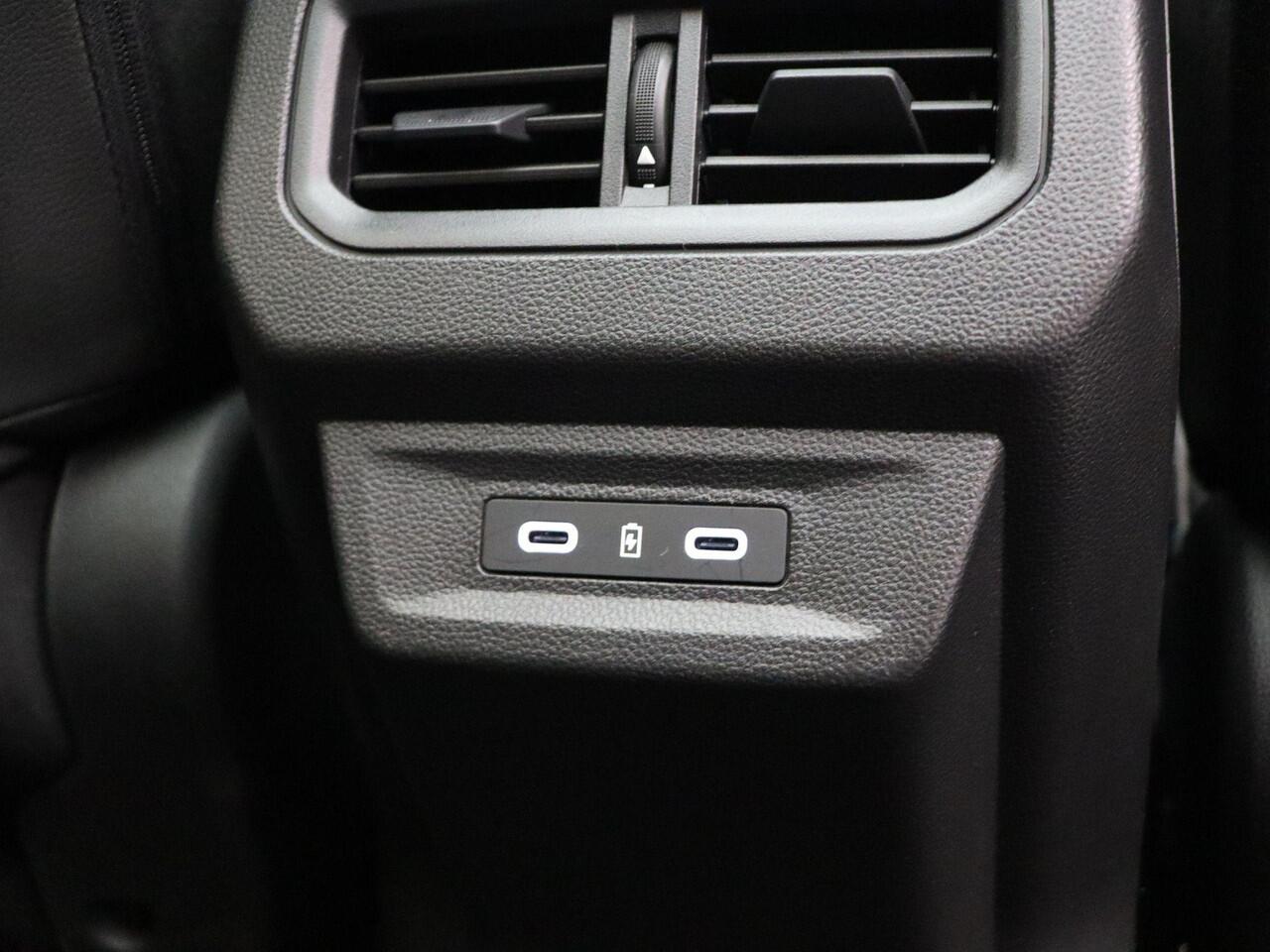 Renault Austral E-Tech full hybrid 200pk techno esprit Alpine | Panoramisch vast glazen dak | Blind spot warning | Adaptive Cruise Control |