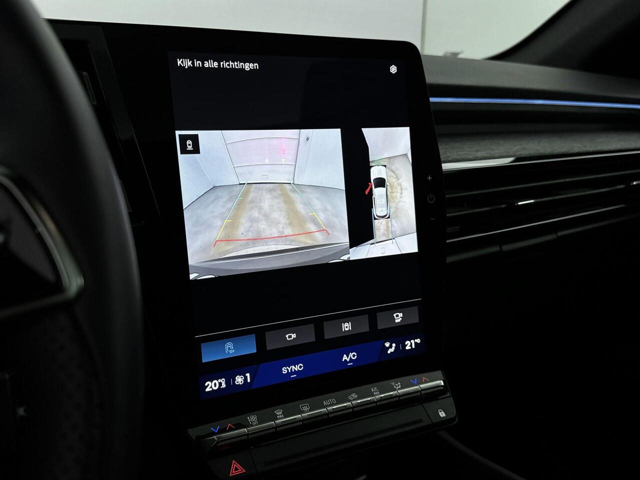 Renault Austral 1.2 E-Tech full hybrid 200Pk techno | Google Navigatie | Apple & Android Carplay | Parkeersensoren Voor & Achter | Achteruitrijcamera | Climate Control | Privacy Glass | Keyless Entry | Adaptieve Cruise Control |