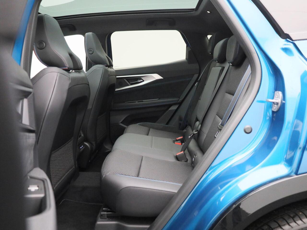 Renault Austral 1.2 E-Tech full hybrid 200 iconic esprit Alpine | Alle opties!! | 4Control | Panoramadak | Harman Kardon Audio | Matrix LED | Head-up Display | Elektr. Stoelen incl. Geheugen | 360 graden camera | Elektr. Achterklep | Active Driver Assist | Blind Spot War