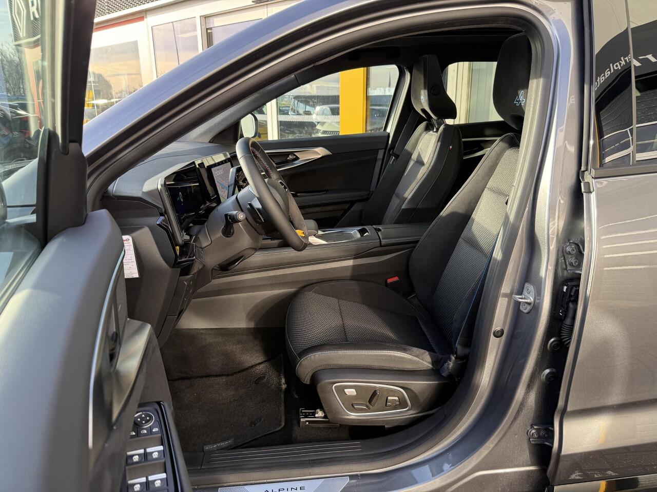 Renault Austral 1.2 E-Tech full hybrid 200 iconic esprit Alpine | NAP | Harman & Kardon | Stoel, stuur & voorruit verwarming | Panorama dak |