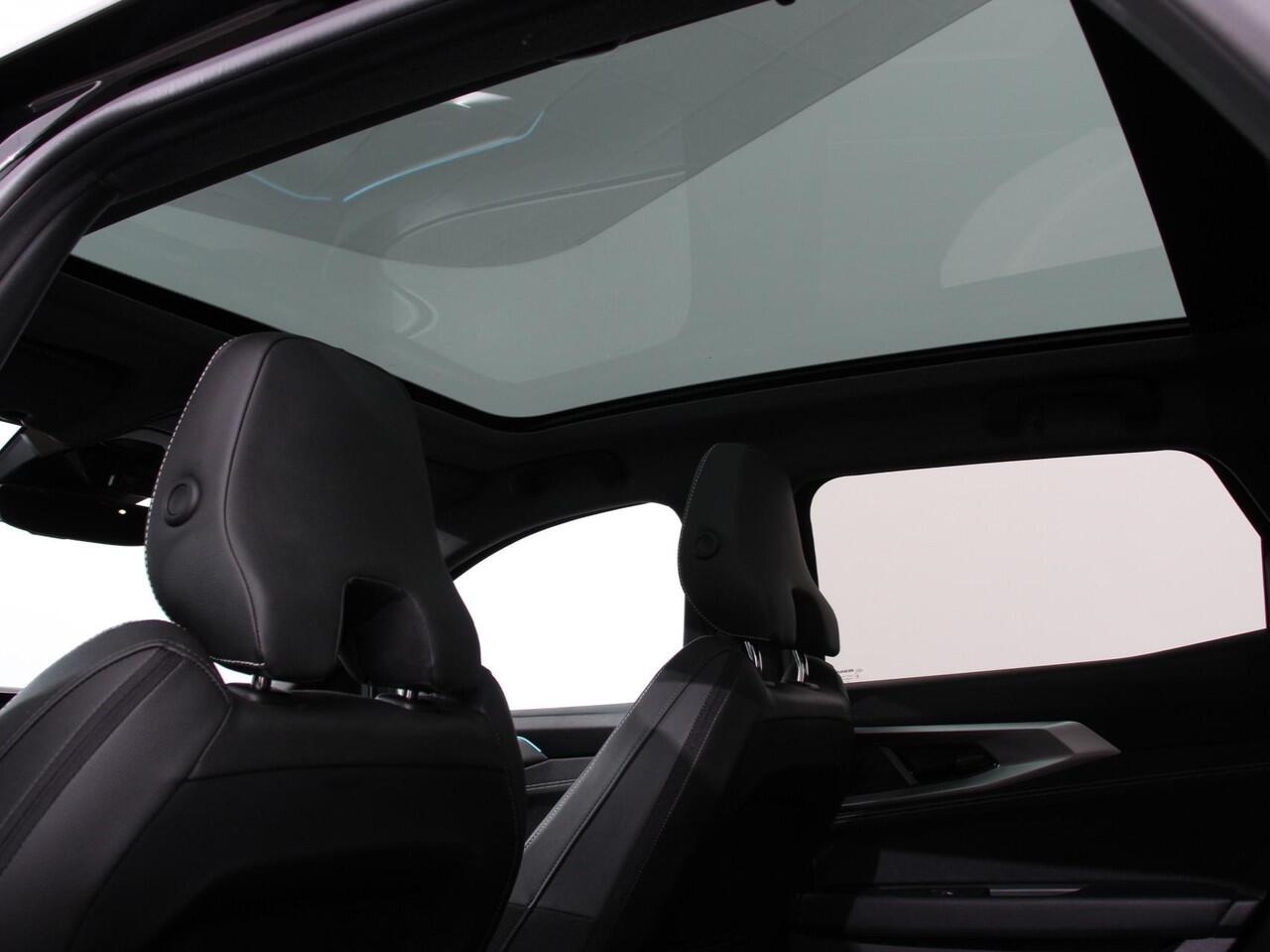 Renault Austral 1.3 mild hybrid 160 X-Tronic | Climate control | Cruise Control adaptief | Panorama dak | LED | Navigatie Sfeerverlichting Elektrische achterklep Stoel + stuurverwarming | 360* camera | Premium audio Arkamys