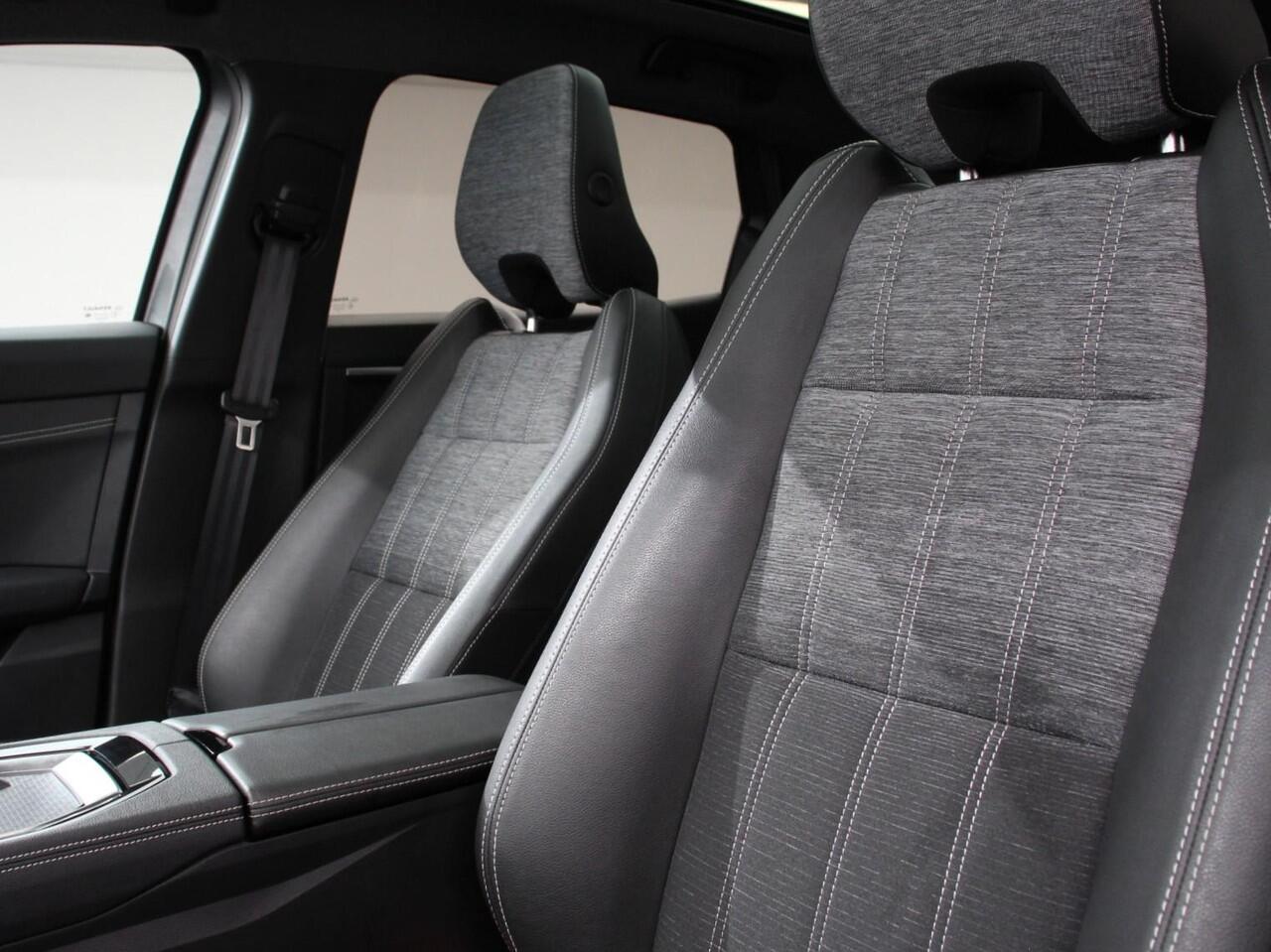 Renault Austral 1.3 Mild Hybrid 160 X-Tronic DEMO! Climate control Cruise Control adaptief Panorama dak LED Navigatie Sfeerverlichting Elektrische achterklep Stoel + stuurverwarming 360* camera Premium audio Arkamys