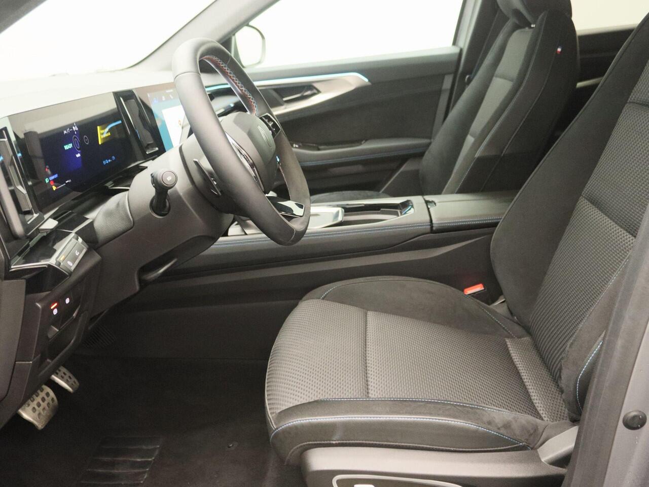 Renault Austral E-Tech full hybrid 200 Iconic esprit Alpine | 12" openR link multimedia Google integrated | Stoelverwarming | Elektrische achterklep | Parkeersensoren | Camera