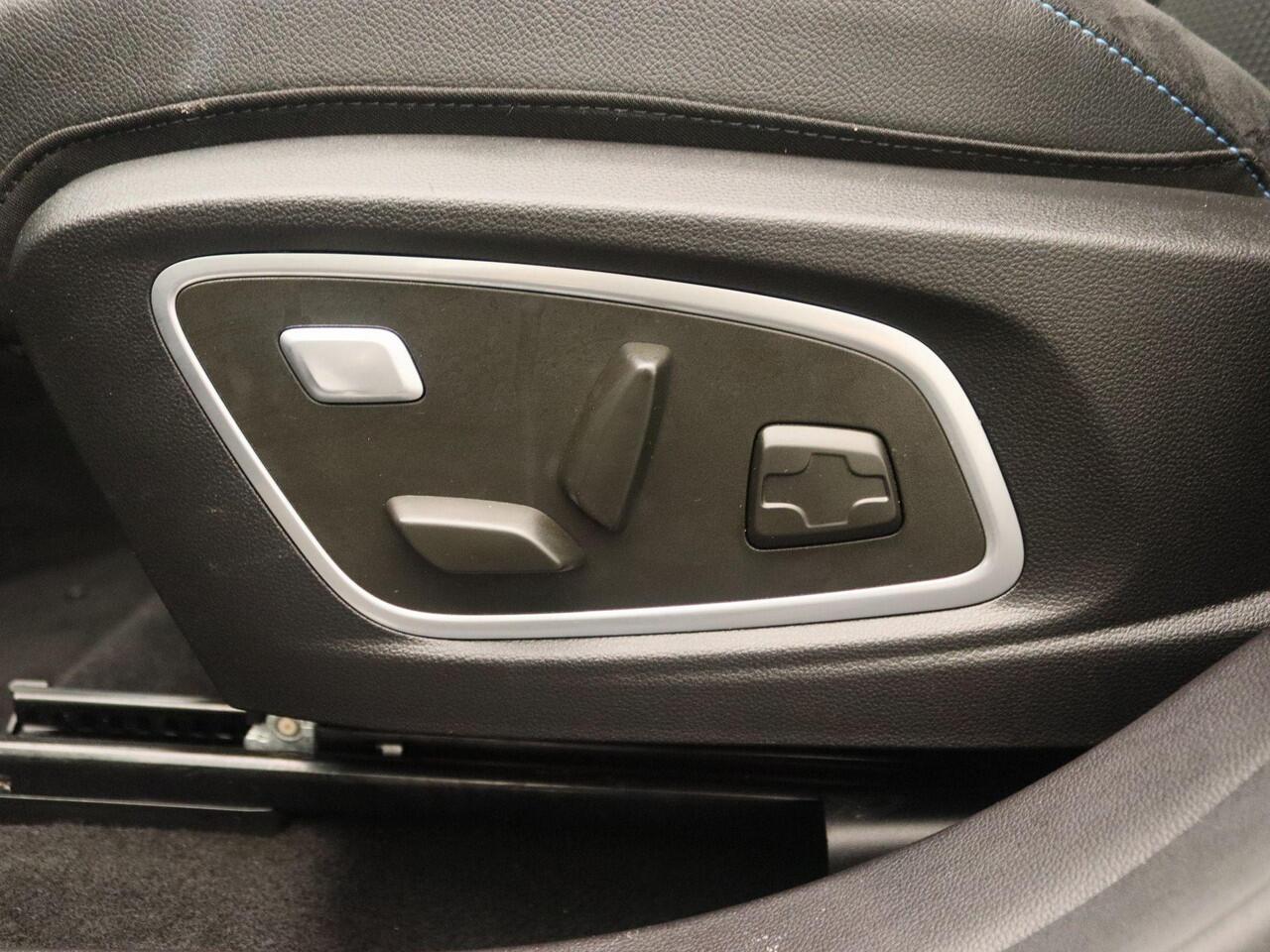 Renault Austral E-Tech full hybrid 200 Iconic esprit Alpine | 12" openR link multimedia Google integrated | Stoelverwarming | Elektrische achterklep | Parkeersensoren | Camera