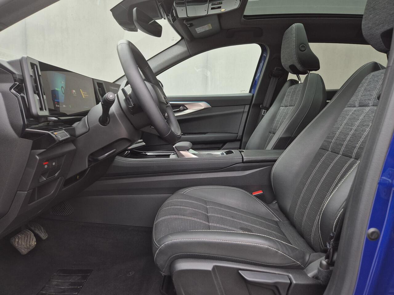 Renault Austral full hybrid 200 techno Automaat Panoramadak / Fabrieksgarantie tot 04-2028 / Trekgewicht 1500 kg / Pack Look / Rondomzicht camera / Apple Carplay Android Auto / Adaptief cruise control / Keyless Entry/Start / Draadloze telefoon lader /