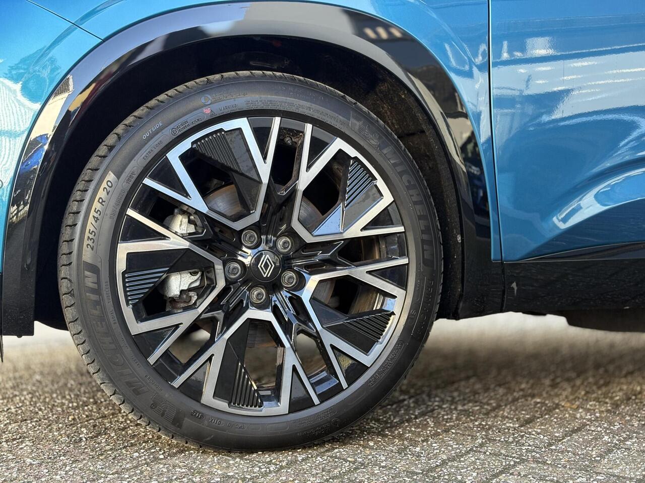 Renault Austral E-Tech full hybrid 200 esprit Alpine | Premium kleur bleu Naxos/zwart | Full hybrid 200pk! | Luxe esprit Alpine uitvoering | Lage kilometerstand | SoH waarde 99% | Schitterende kleur bleu naxos |