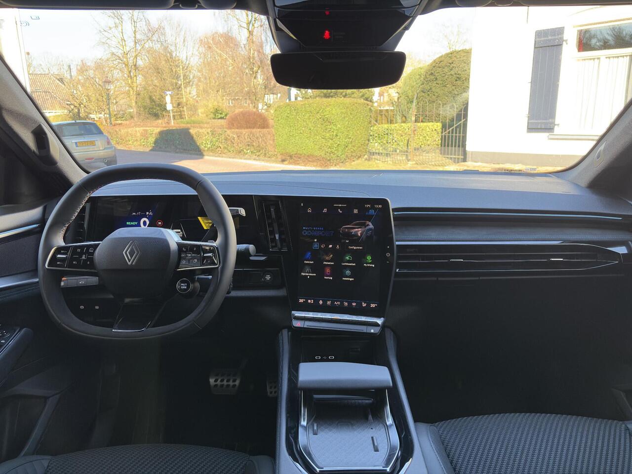Renault Austral E-Tech full hybrid 200 esprit Alpine | Premium kleur bleu Naxos/zwart | Full hybrid 200pk! | Luxe esprit Alpine uitvoering | Lage kilometerstand | SoH waarde 99% | Schitterende kleur bleu naxos |