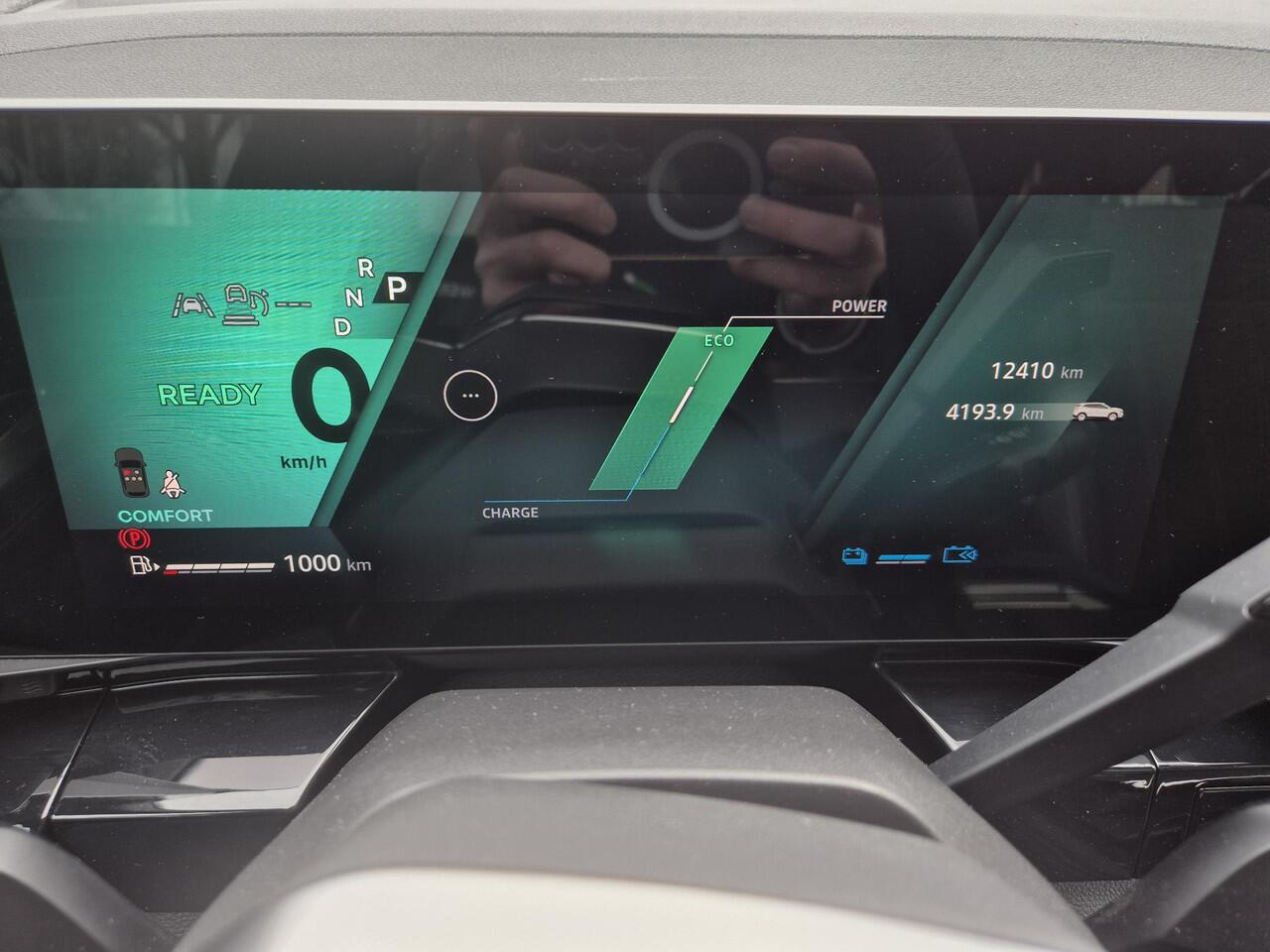 Renault Austral E-Tech full hybrid 200 techno Automaat / Fabrieksgarantie tot 04-2028 / Panoramadak / Trekgewicht 1500 kg / Pack Look / Rondomzicht camera / Apple Carplay Android Auto / Adaptief cruise control / Keyless Entry/Start / Draadloze telefoon lader /