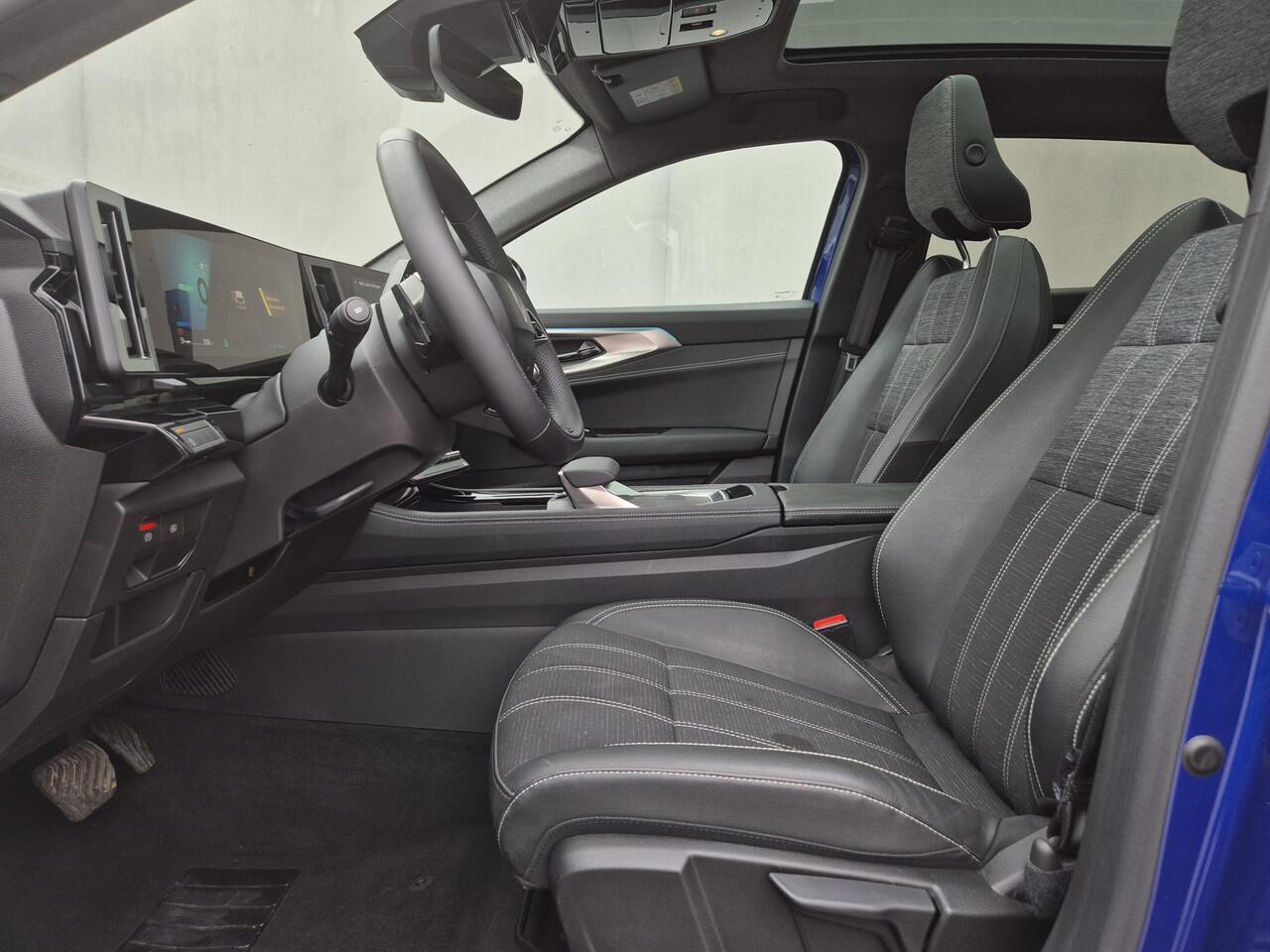 Renault Austral E-Tech full hybrid 200 techno Automaat / Fabrieksgarantie tot 04-2028 / Panoramadak / Trekgewicht 1500 kg / Pack Look / Rondomzicht camera / Apple Carplay Android Auto / Adaptief cruise control / Keyless Entry/Start / Draadloze telefoon lader /