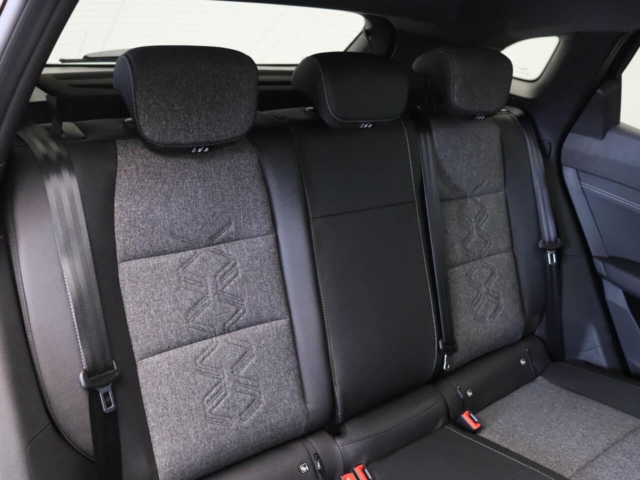 Renault Austral E-Tech full hybrid 200pk techno | Achteruitrijcamera | Climate control | Dodehoeksensor |