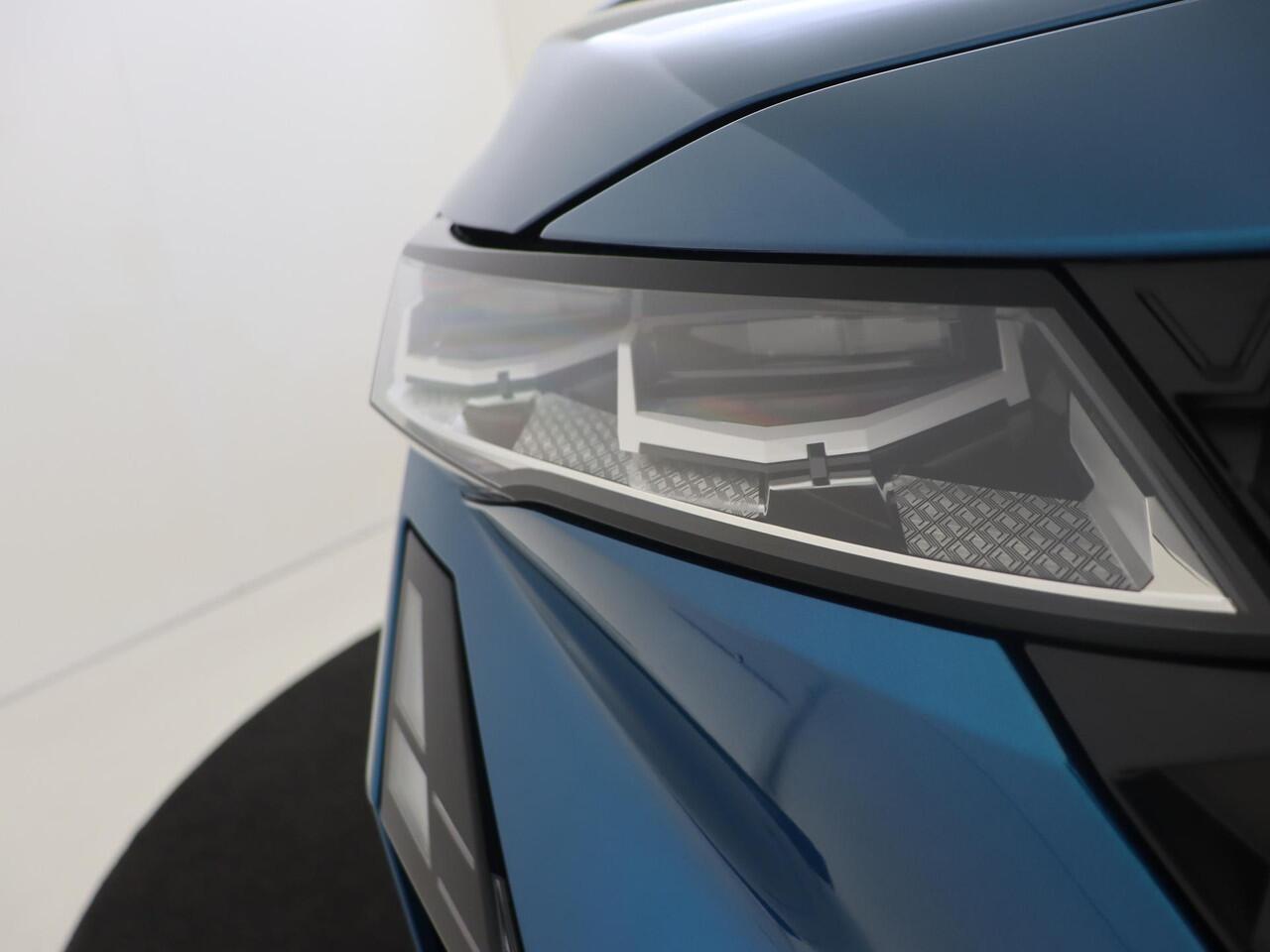 Renault Austral 1.2 E-Tech full hybrid 200Pk iconic esprit Alpine Google Navigatie | Apple & Android Carplay | 4 Control | Panoramadak | Matrix LED Koplampen | 360 Camera | Parkeersensoren Voor & Achter | Keyless Entry |