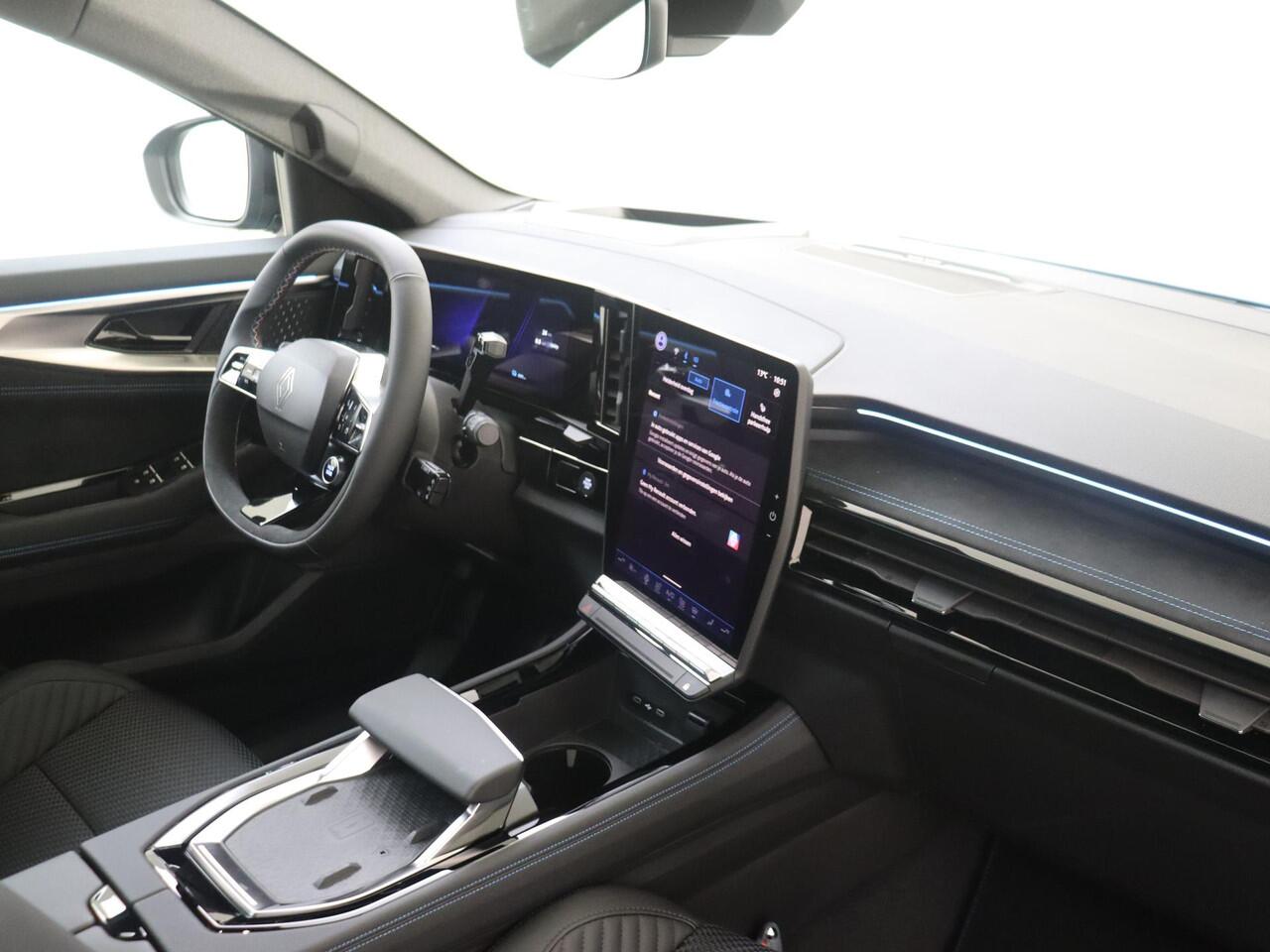 Renault Austral 1.2 E-Tech full hybrid 200Pk iconic esprit Alpine Google Navigatie | Apple & Android Carplay | 4 Control | Panoramadak | Matrix LED Koplampen | 360 Camera | Parkeersensoren Voor & Achter | Keyless Entry |