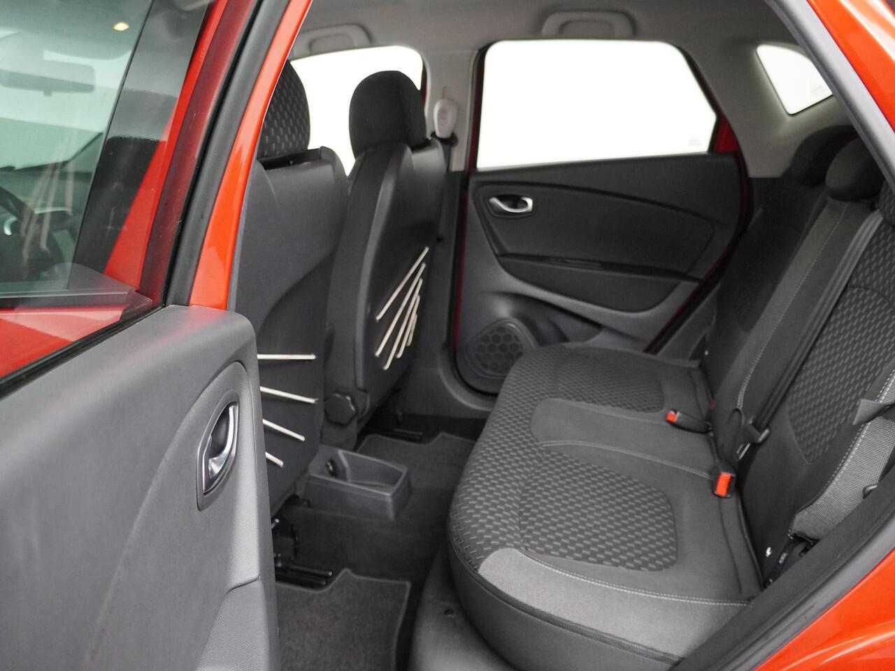 Renault CAPTUR 1.2 TCe Intens - Automaat - Airco - Cruise Control