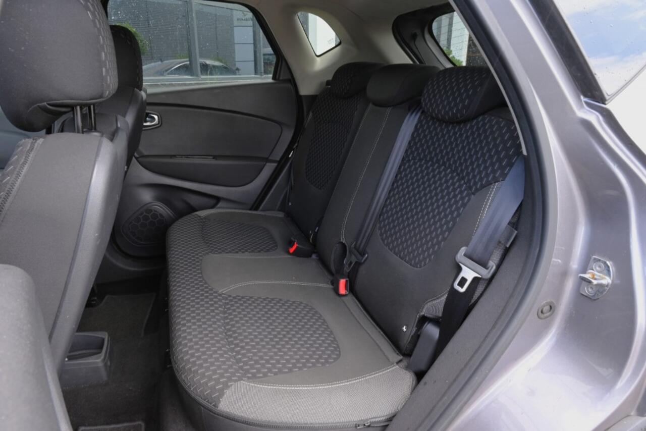 Renault CAPTUR Intense Cruise Navi Keyless