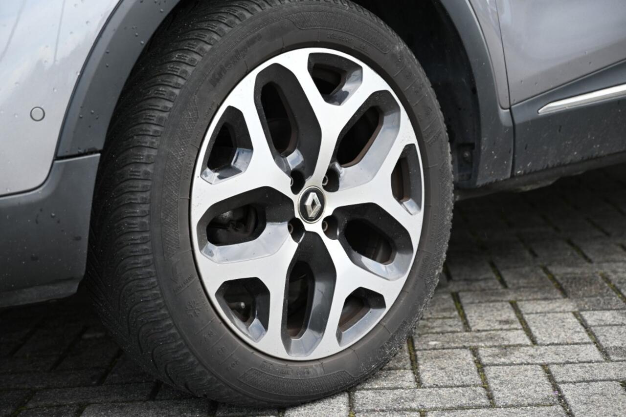 Renault CAPTUR Intense Cruise Navi Keyless