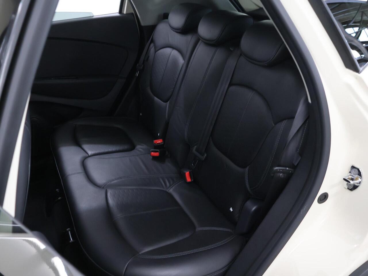 Renault CAPTUR 0.9 TCe Edition One | Navigatie | Leder | Parkeercamera | Cruise Control | Climate Control | Stoelverwarming |