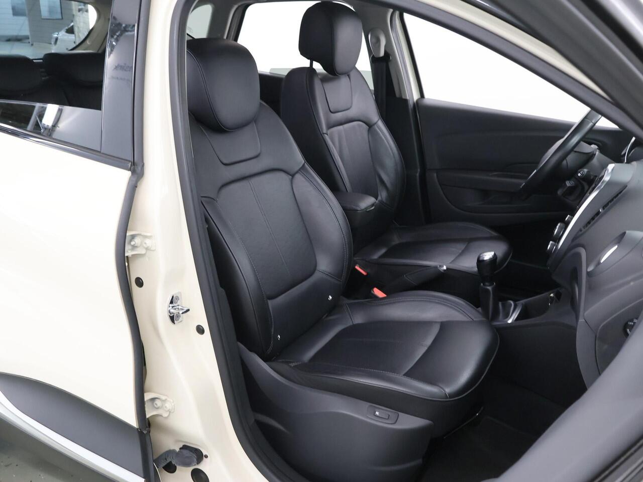 Renault CAPTUR 0.9 TCe Edition One | Navigatie | Leder | Parkeercamera | Cruise Control | Climate Control | Stoelverwarming |