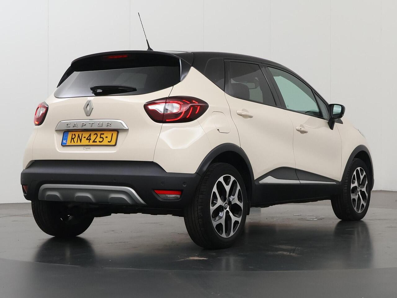 Renault CAPTUR 0.9 TCe Edition One | Navigatie | Leder | Parkeercamera | Cruise Control | Climate Control | Stoelverwarming |