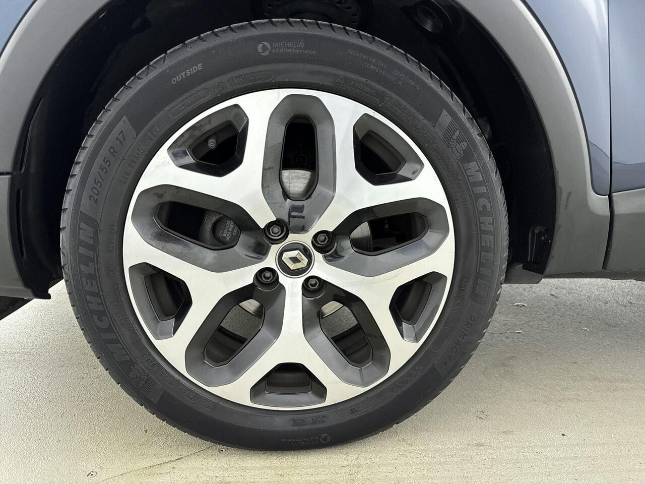 Renault CAPTUR 0.9 TCe 90pk Intens | Navigatie | Achteruitrij Camera | Parkeersensoren Voor & Achter | Climate Control | Cruise Control | Bluetooth Telefoonvoorbereiding | keyless Entry | Trekhaak | Privacy Glass |